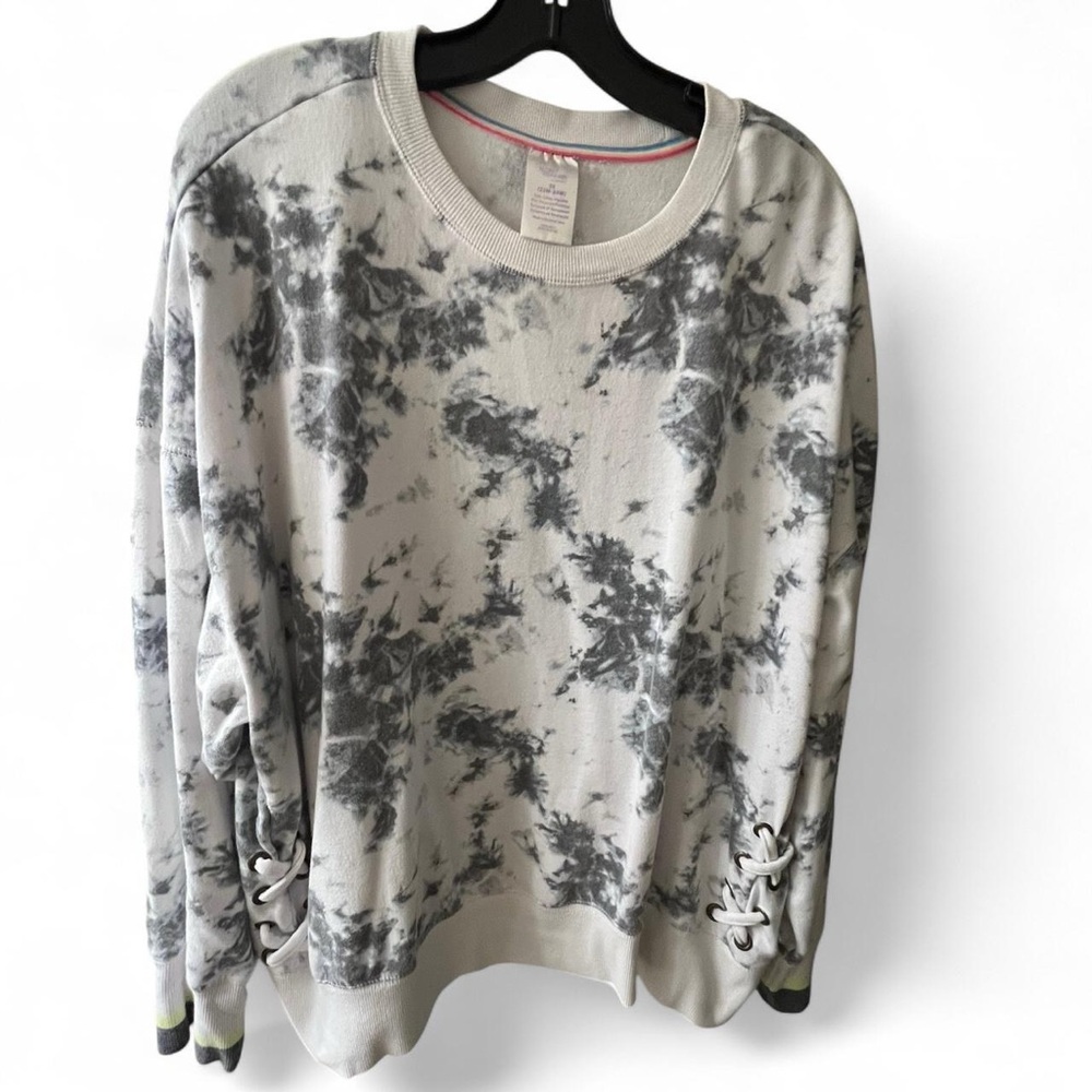 Secret Treasures Black and Gray Patterned Sweater